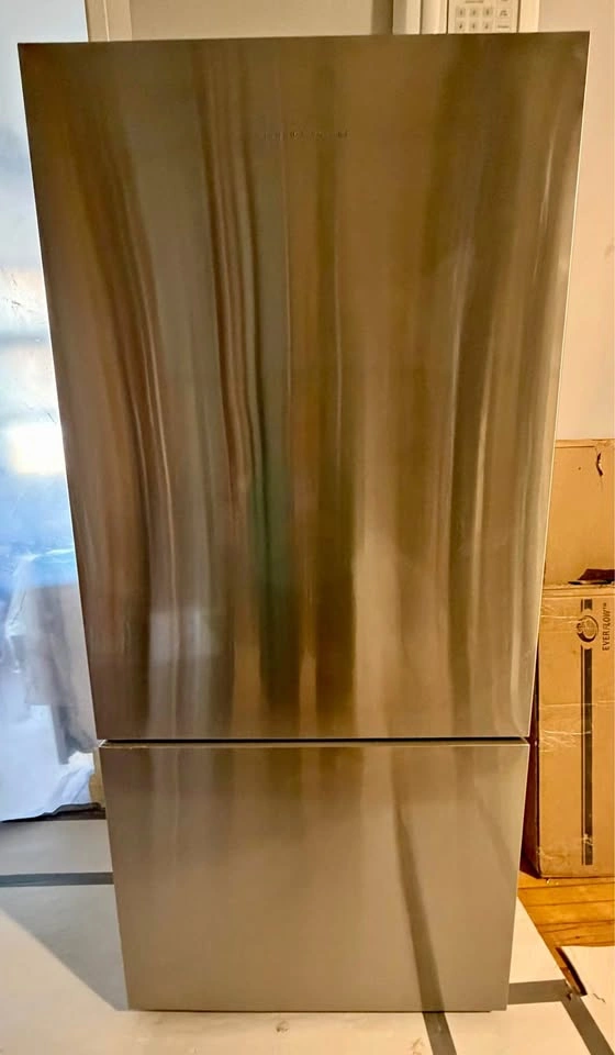 Fisher & Paykel ActiveSmart Bottom Freezer Refrigerator Stainles