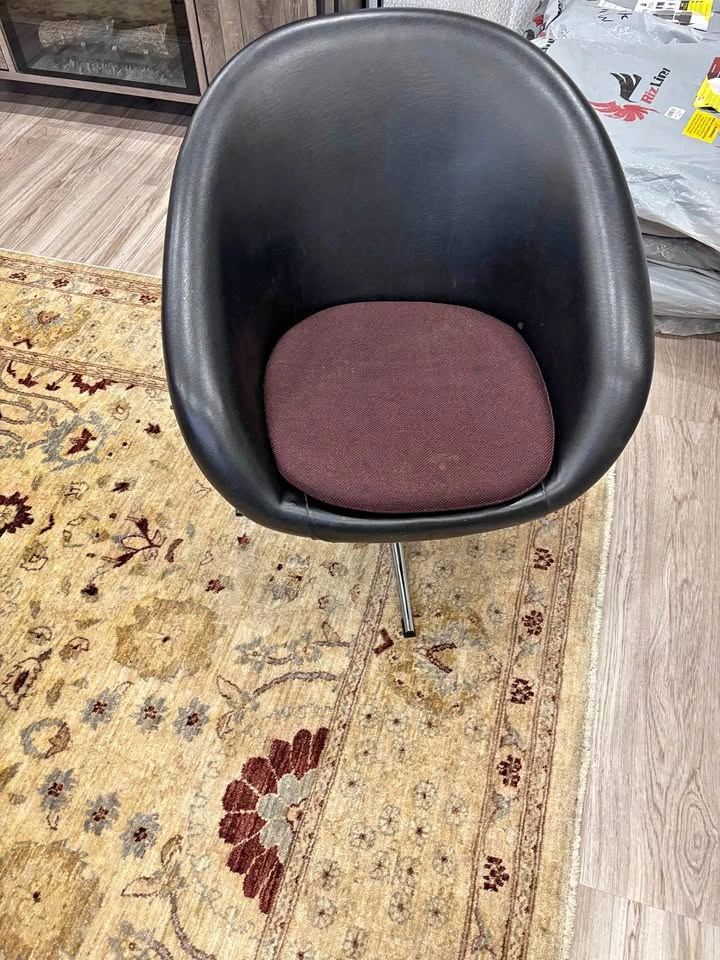 Vintage Mid-Century Modern Leather Bucket Chair – Black Genuine