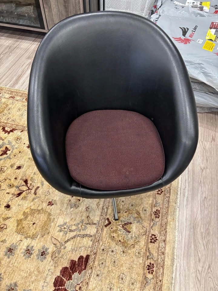 Vintage Mid-Century Modern Leather Bucket Chair – Black Genuine - photo 2