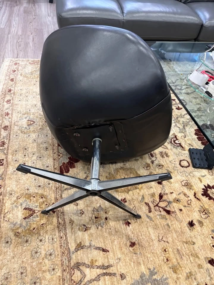 Vintage Mid-Century Modern Leather Bucket Chair – Black Genuine - photo 4