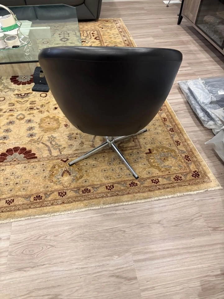 Vintage Mid-Century Modern Leather Bucket Chair – Black Genuine - photo 5