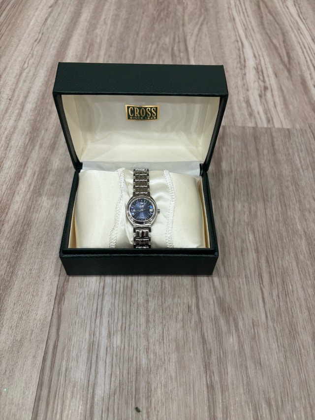 Beautiful Cross Swiss-made Vintage Watch - Blue Dial - photo 2
