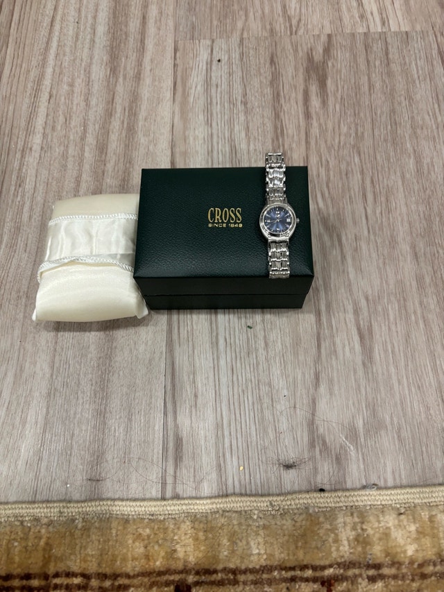 Beautiful Cross Swiss-made Vintage Watch - Blue Dial - photo 5