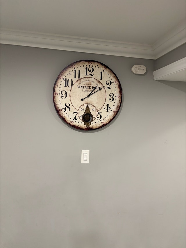 Beautiful large vintage-style wall clock - photo 3