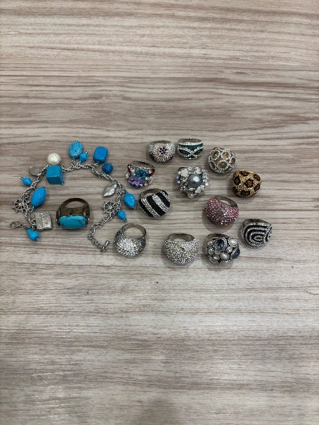 Women's Costume Jewelry Bundle - Rings & Charm Bracelet