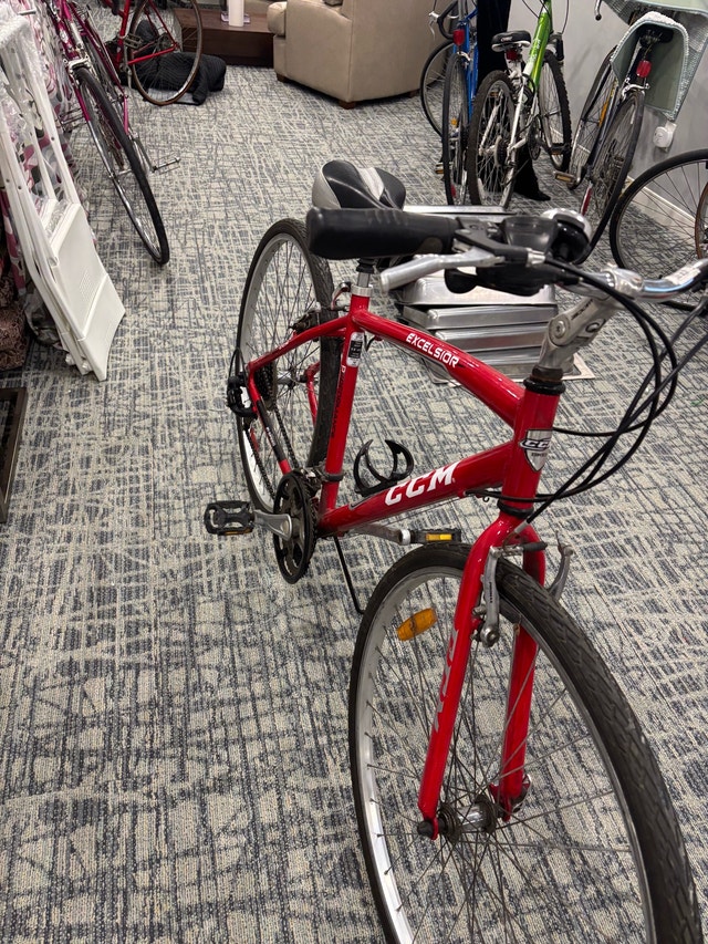 CCM Excelsior Hybrid Bike - Red - photo 3