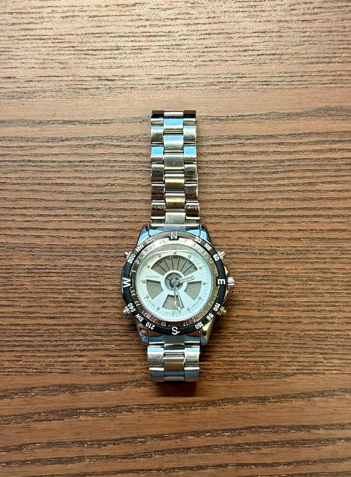 KONTAS Men's Stainless Steel Compass Bezel Watch