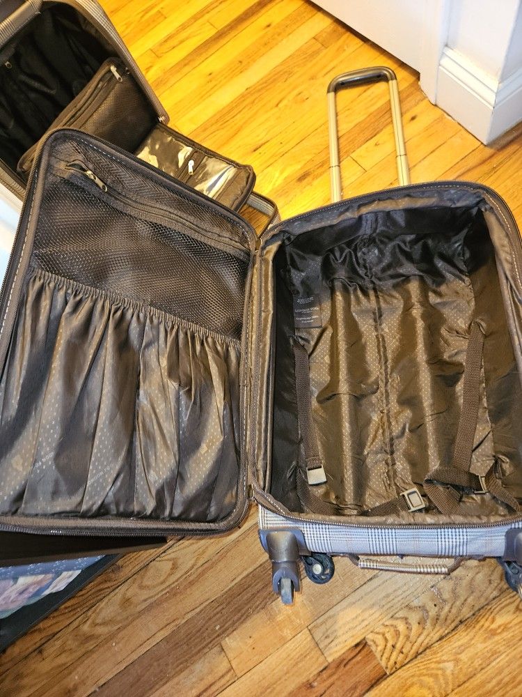 2 PC Luggage Set By London Fog - photo 5