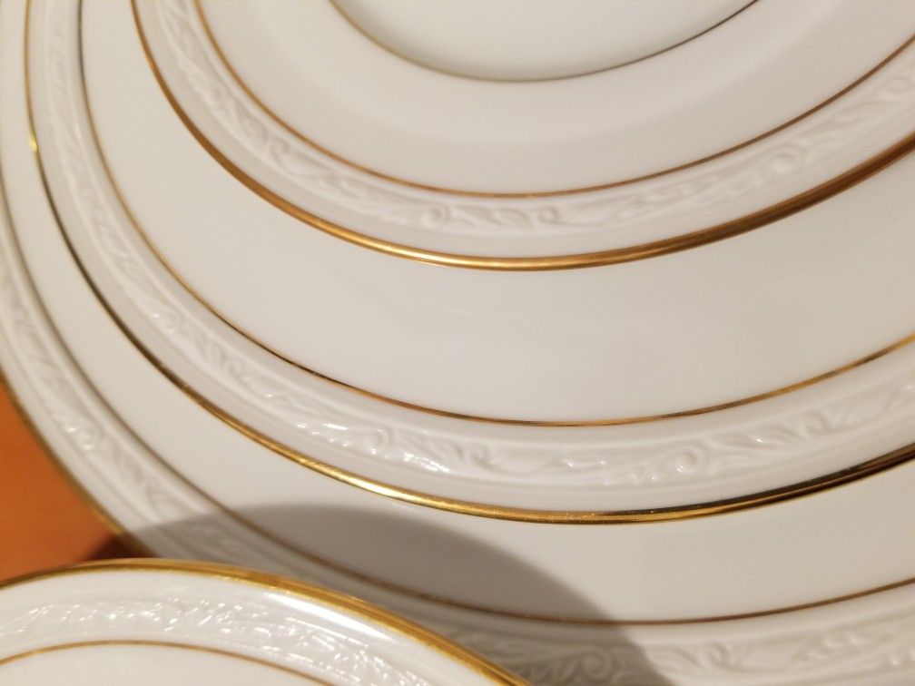 Noritake Lockleigh Fine China Set - 66 Pieces - photo 2