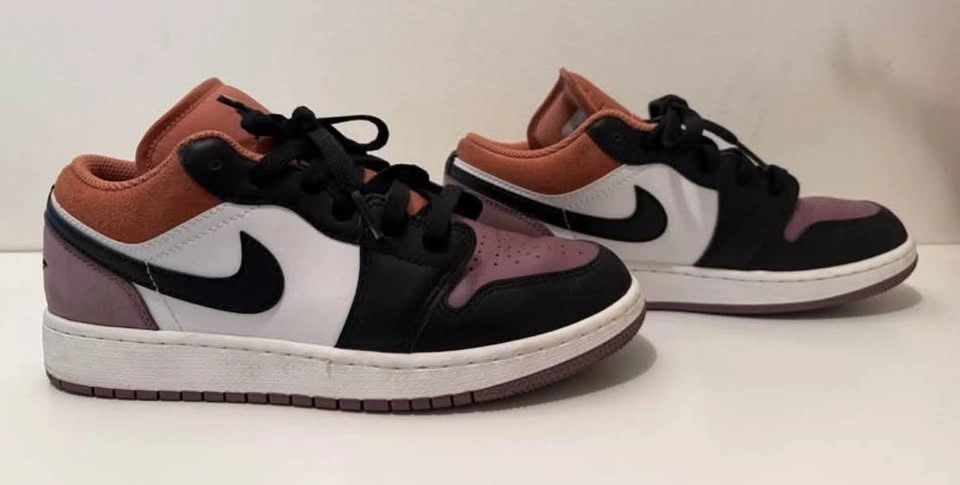 Air Jordan 1 Low SE - photo 3