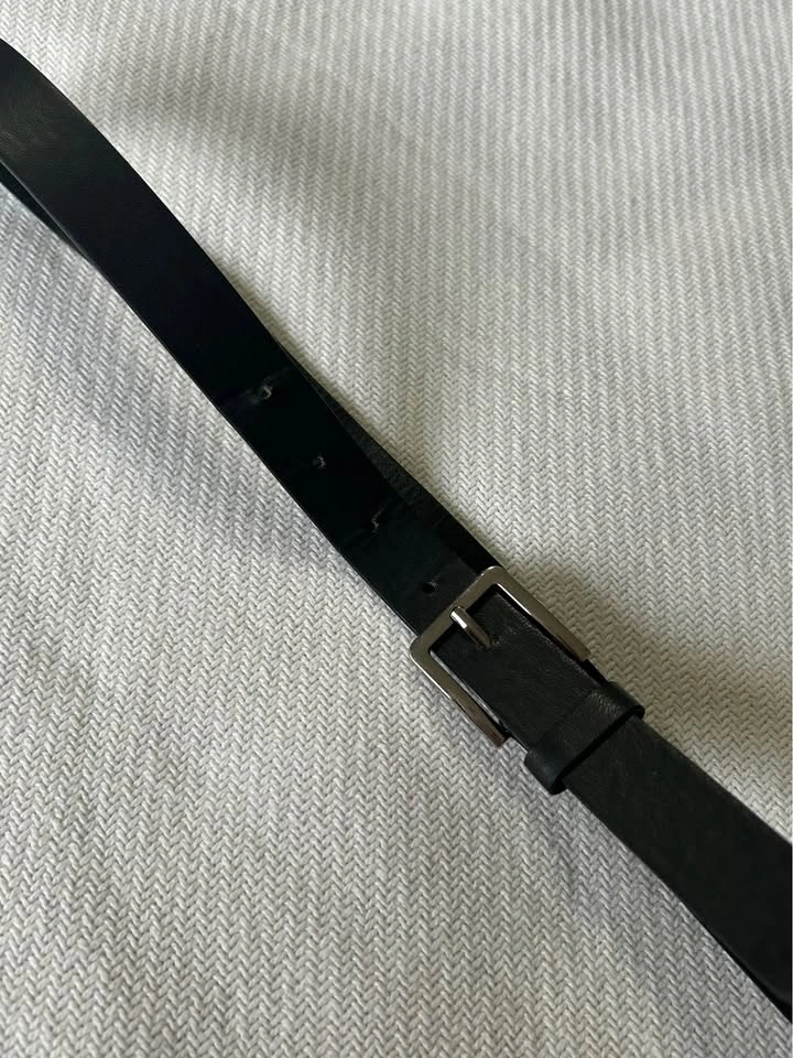 Black Leather Belt Silver Buckle Size 12-16 Youth - photo 2