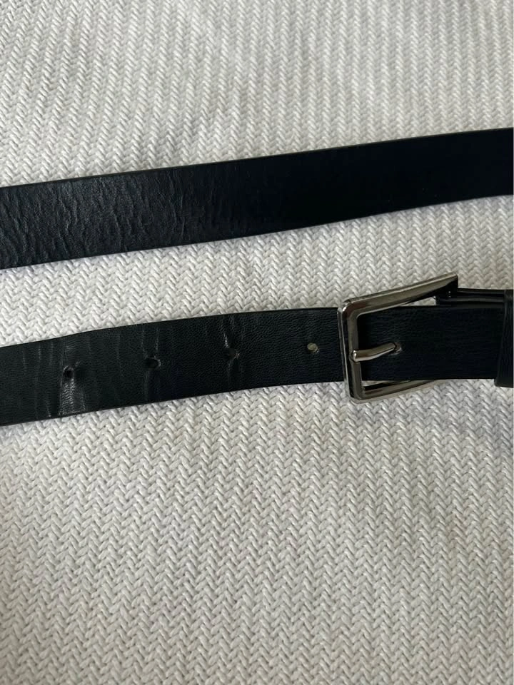 Black Leather Belt Silver Buckle Size 12-16 Youth - photo 3