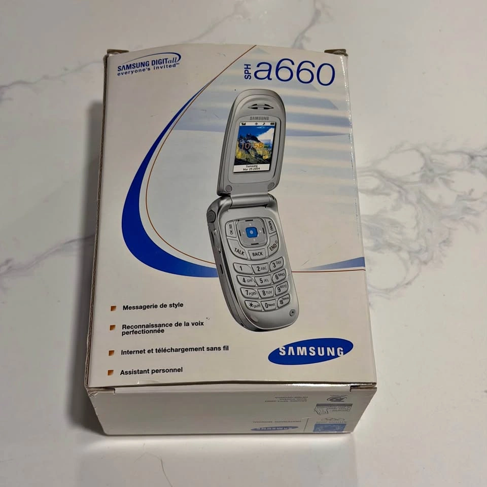 Samsung SPH-A660 Vintage Flip Phone - Silver w/ Charger