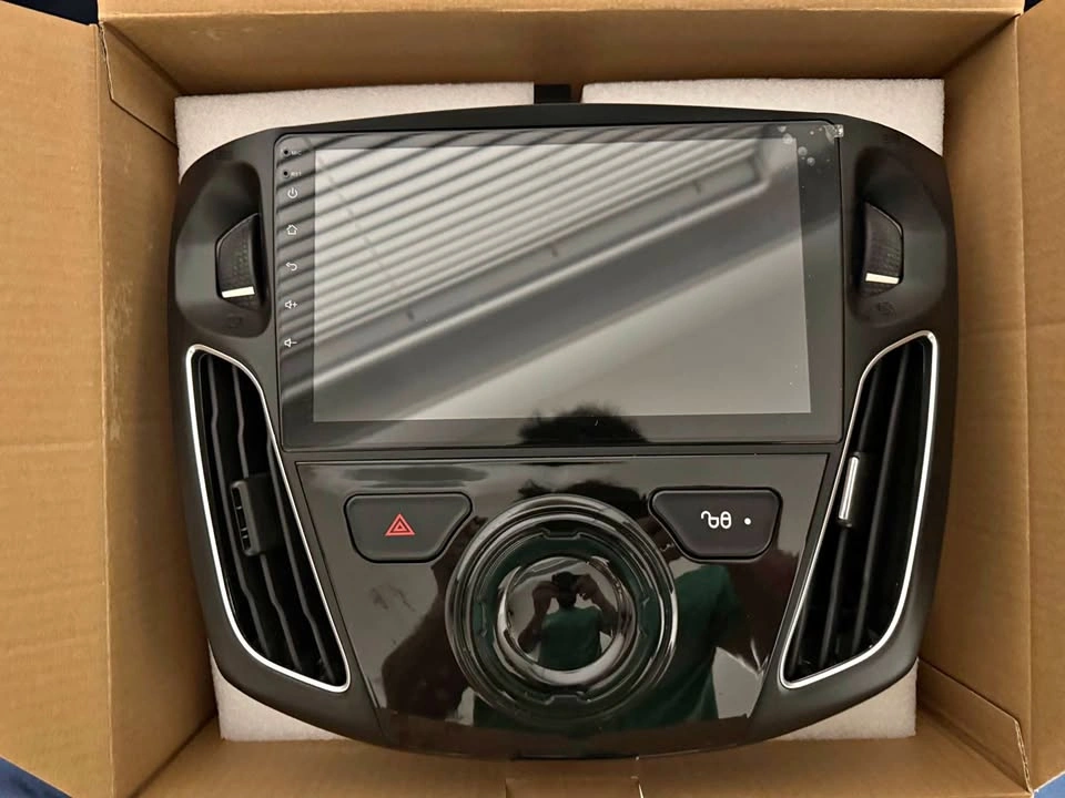 🔥 Ford Focus Touchscreen Radio 9” – Paid $220, Selling $150 🔥