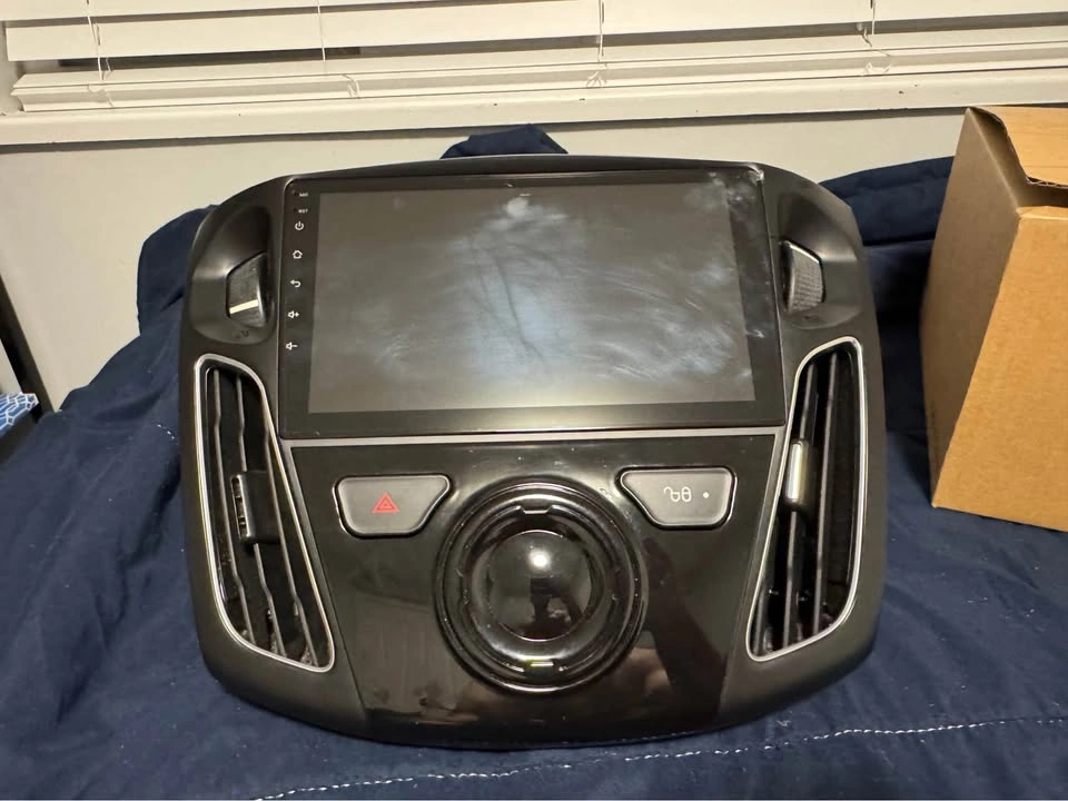 🔥 Ford Focus Touchscreen Radio 9” – Paid $220, Selling $150 🔥 - photo 2