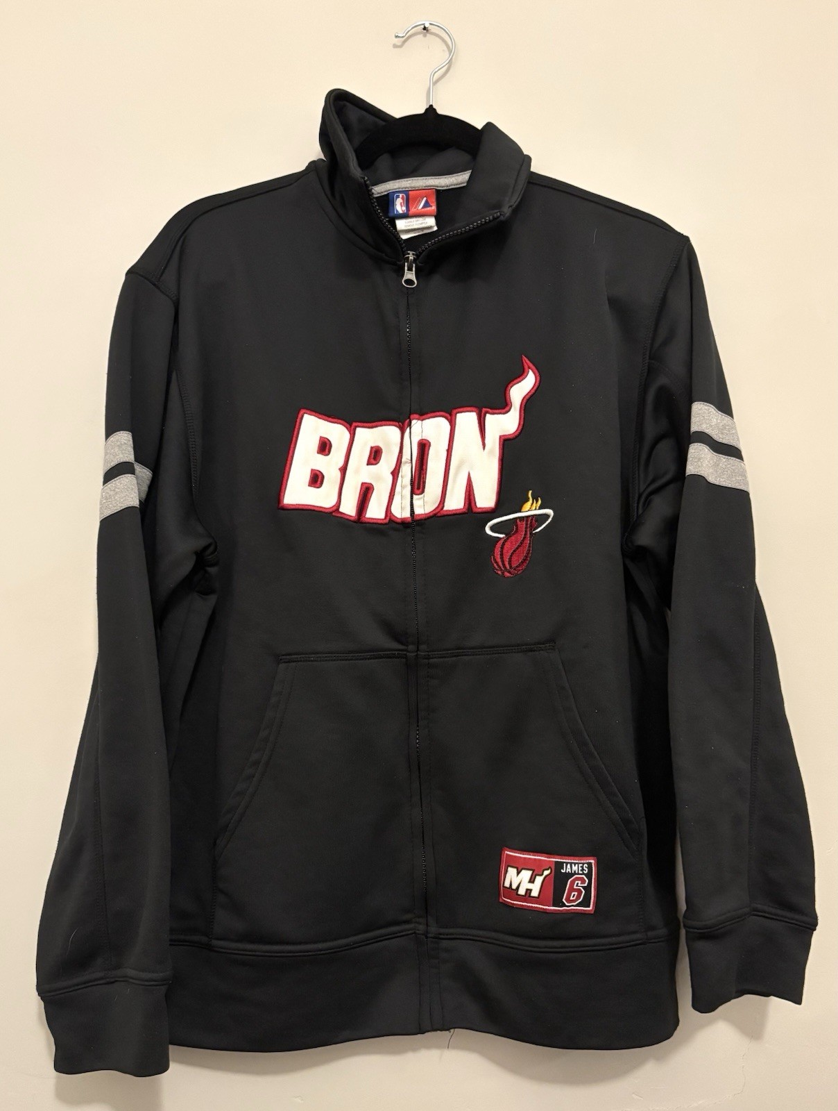 Miami Heat Vintage LeBron James #6 Full Zip Jacket M
