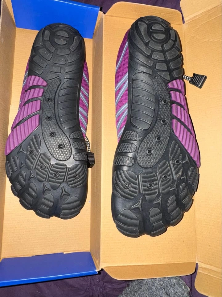 Seek way Woman’s Water Shoes size 9 - photo 3