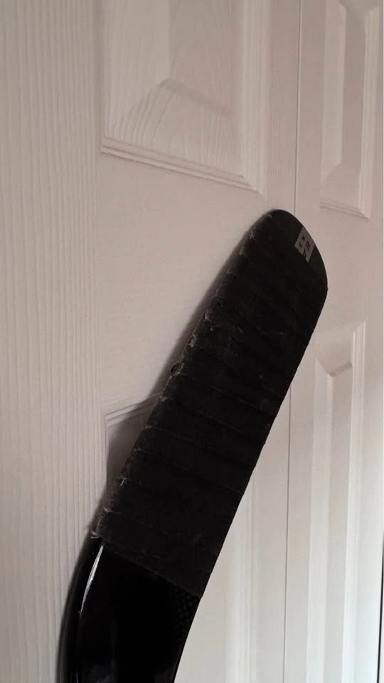 Easton S13 Hockey Stick Used Few Times - photo 2