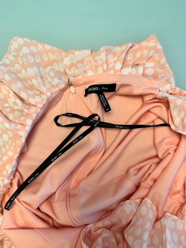 BCBG Paris Peach & White Spotted Ruffle Dress - Size Large - photo 2