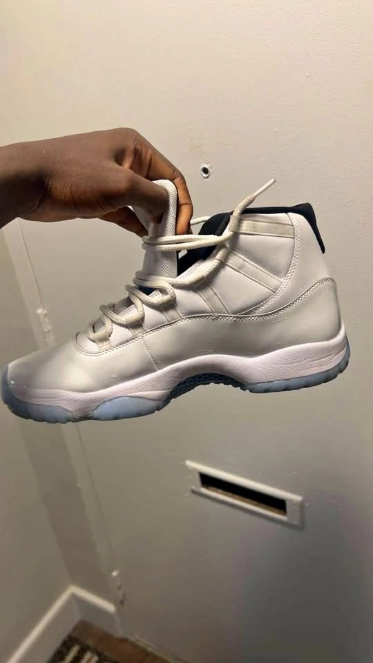 Jordan 11 Legend Blue Size 12