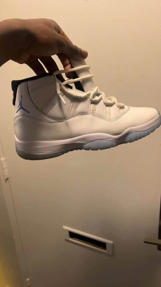 Jordan 11 Legend Blue Size 12 - photo 2