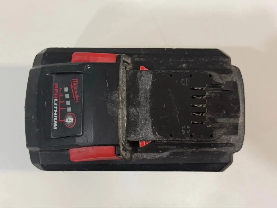 Milwaukee M18 12.0 Ah REDLITHIUM HIGH OUTPUT (HD) Battery image indicator(3)