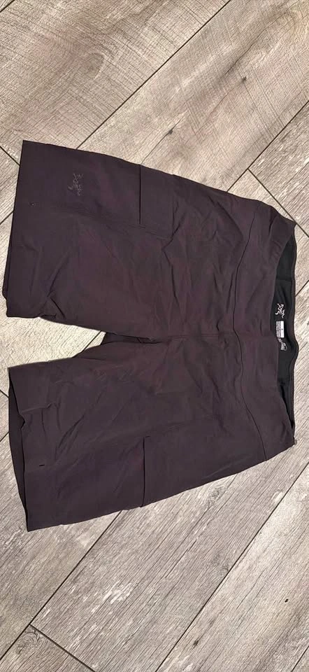 Arc'teryx Women's Shorts Size 8