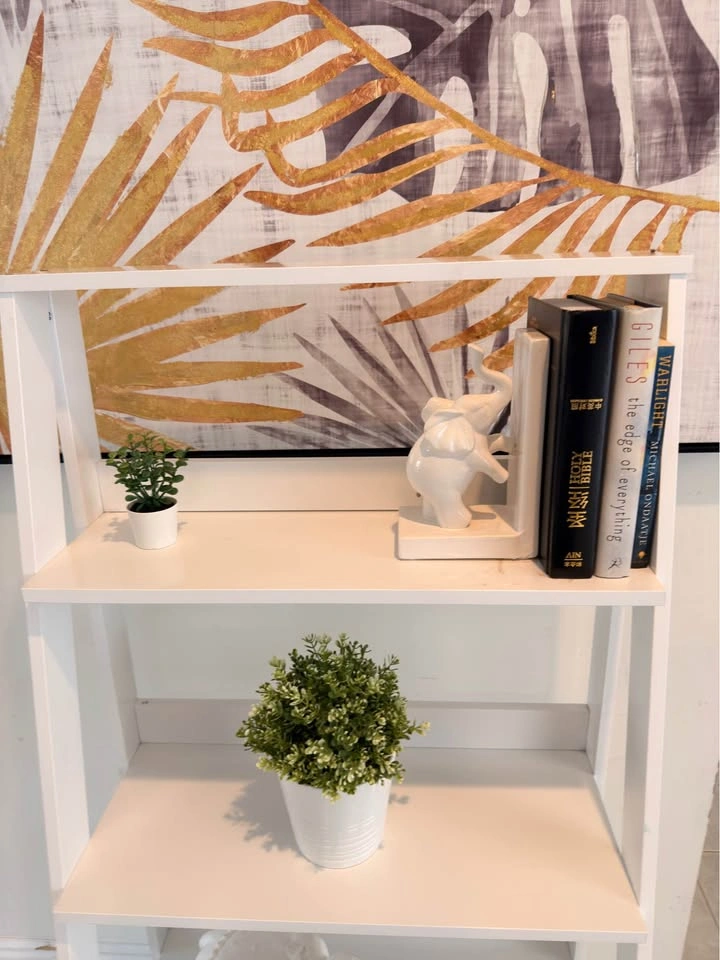 Bookshelf with accessories - photo 3