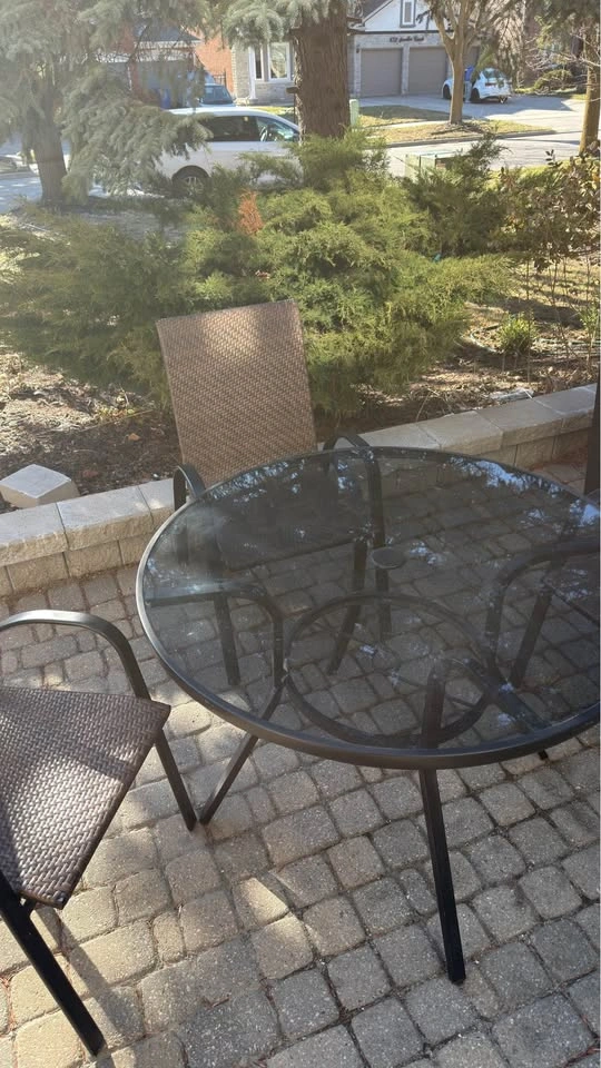 Patio set with three chairs - photo 2