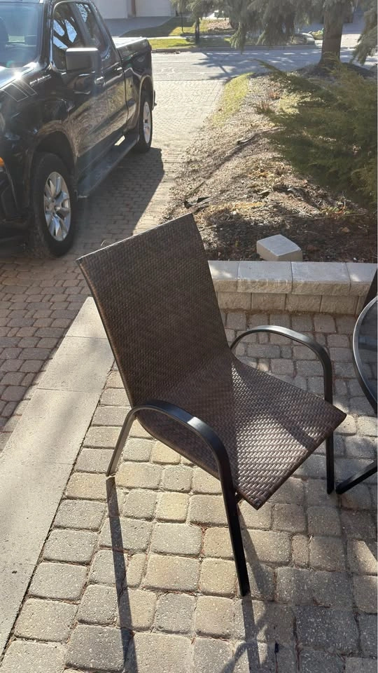 Patio set with three chairs - photo 3