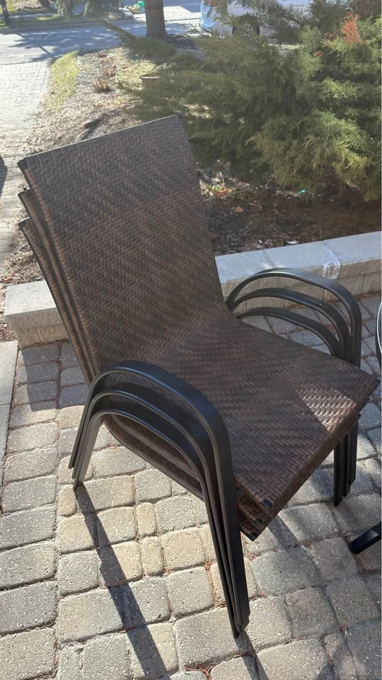 Patio set with three chairs - photo 4