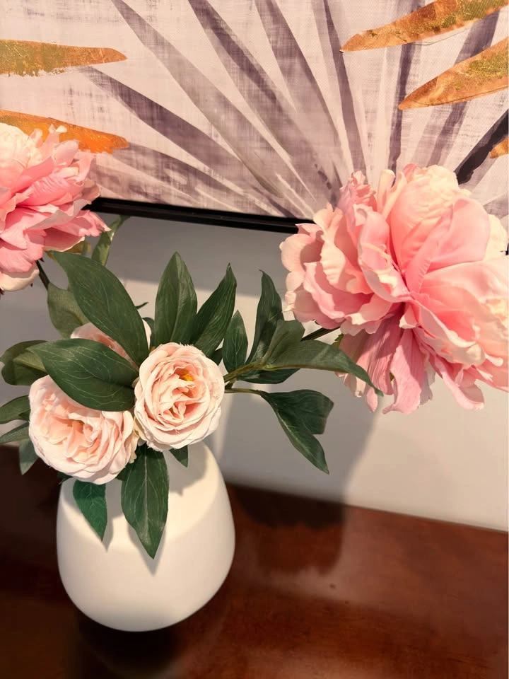 Pot and fake flowers (retail $40) - photo 2