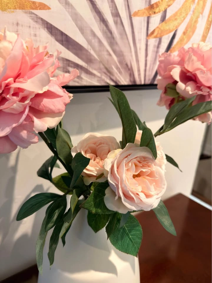 Pot and fake flowers (retail $40) - photo 3