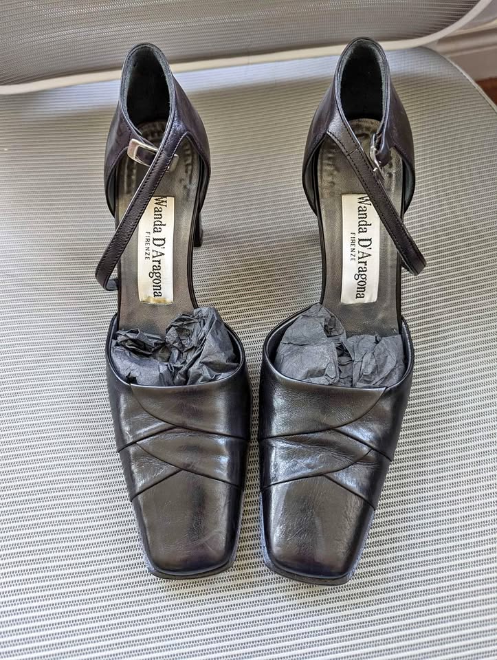 High heels shoes