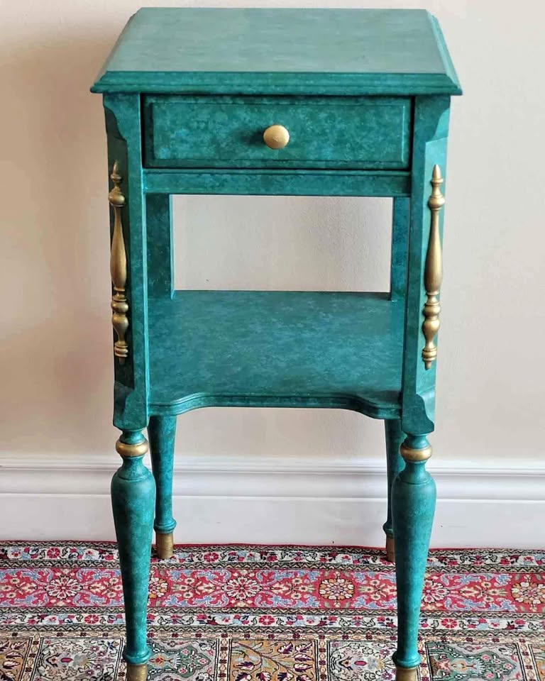 Accent Table and mirror
