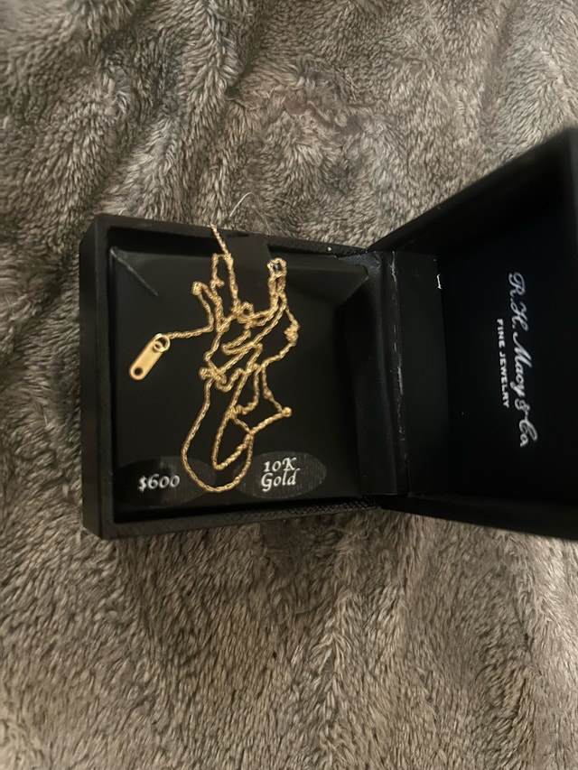 10K Gold Necklace - Real Gold - Macy's - Great Condition - photo 2