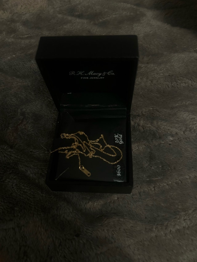 10K Gold Necklace - Real Gold - Macy's - Great Condition - photo 3
