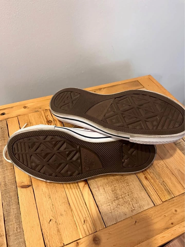 Converse Size 4 - photo 2