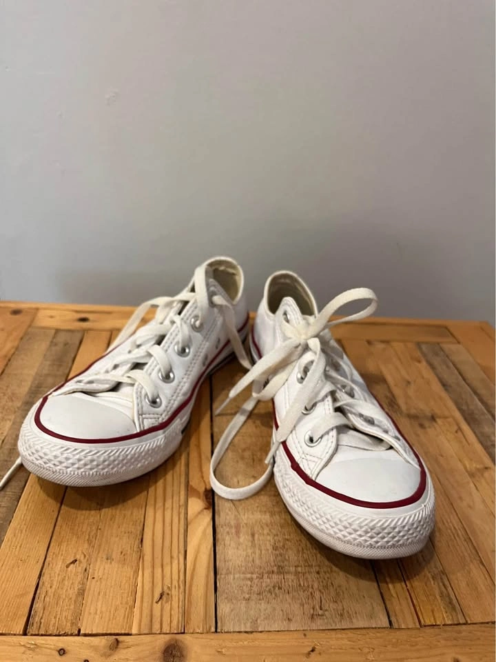 Converse Size 4 - photo 3