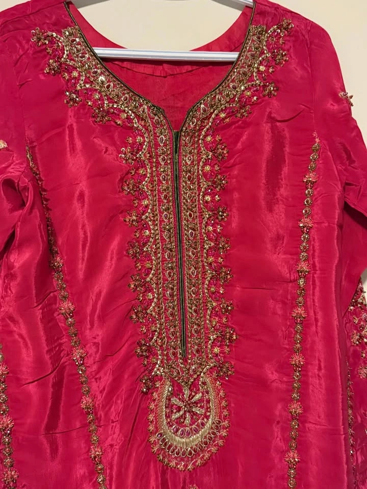 Vibrant pink formal suit - photo 2