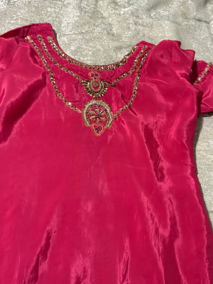 Vibrant pink formal suit - photo 5
