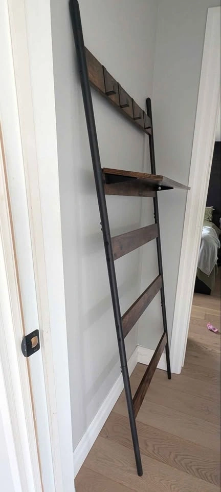 Blanket ladder with shelf - photo 3
