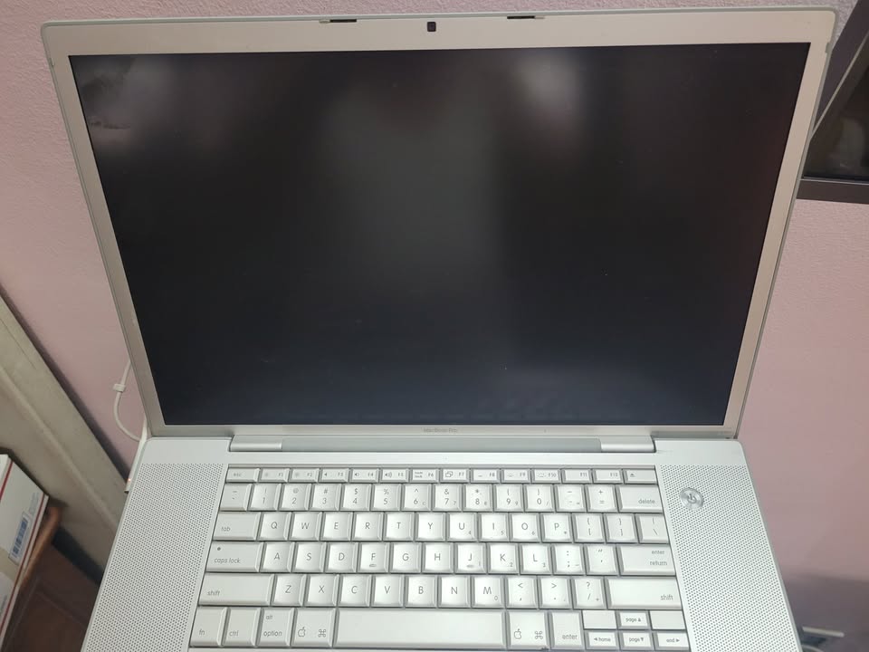 Apple MacBook Pro A1212 - photo 2