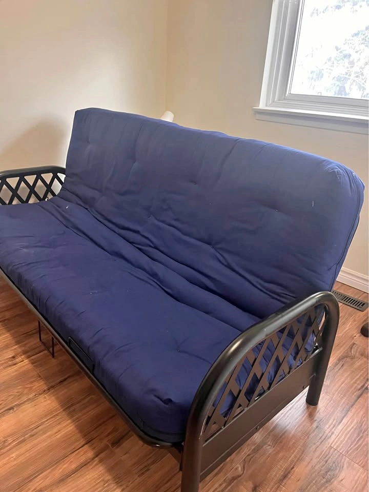 Metal futon