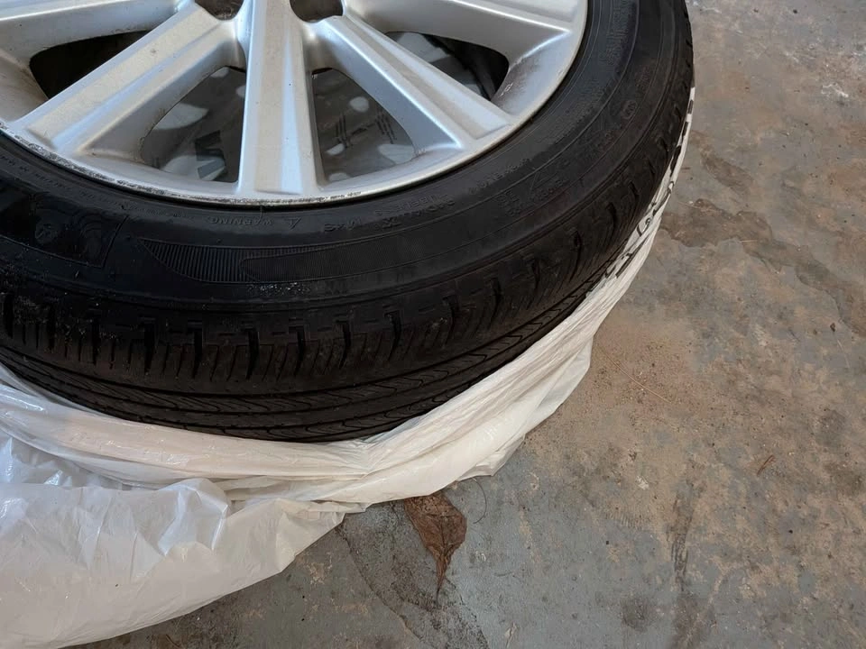 All Season Tires with Standard Alloy Rims (Camry) 215/55/R17 - photo 4