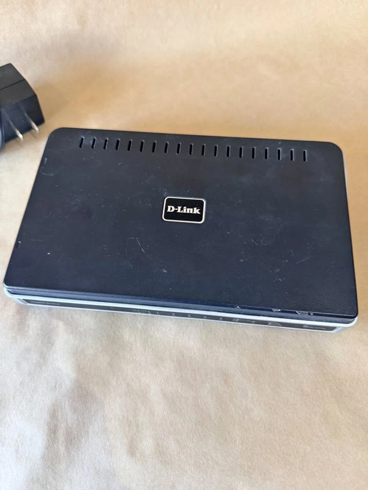 D-Link DGS-2208 8-Port Gigabit Ethernet Switch