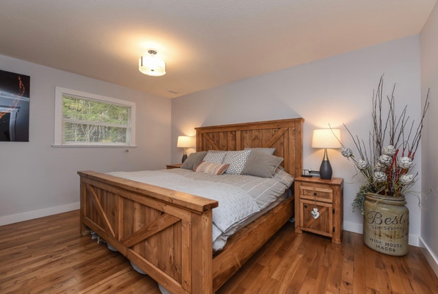 Farmhouse King Bed Frame & 2 Nightstands - photo 2