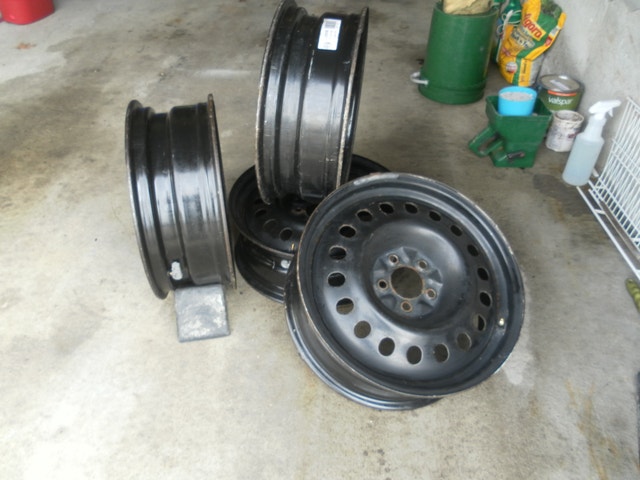 Dodge / Chrysler 18" set of rims