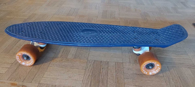 Short Skateboard, good condition