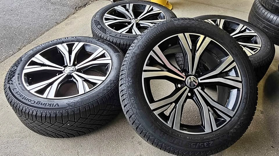 VW Tiguan OEM Rims with Winter Tires 235/55R18